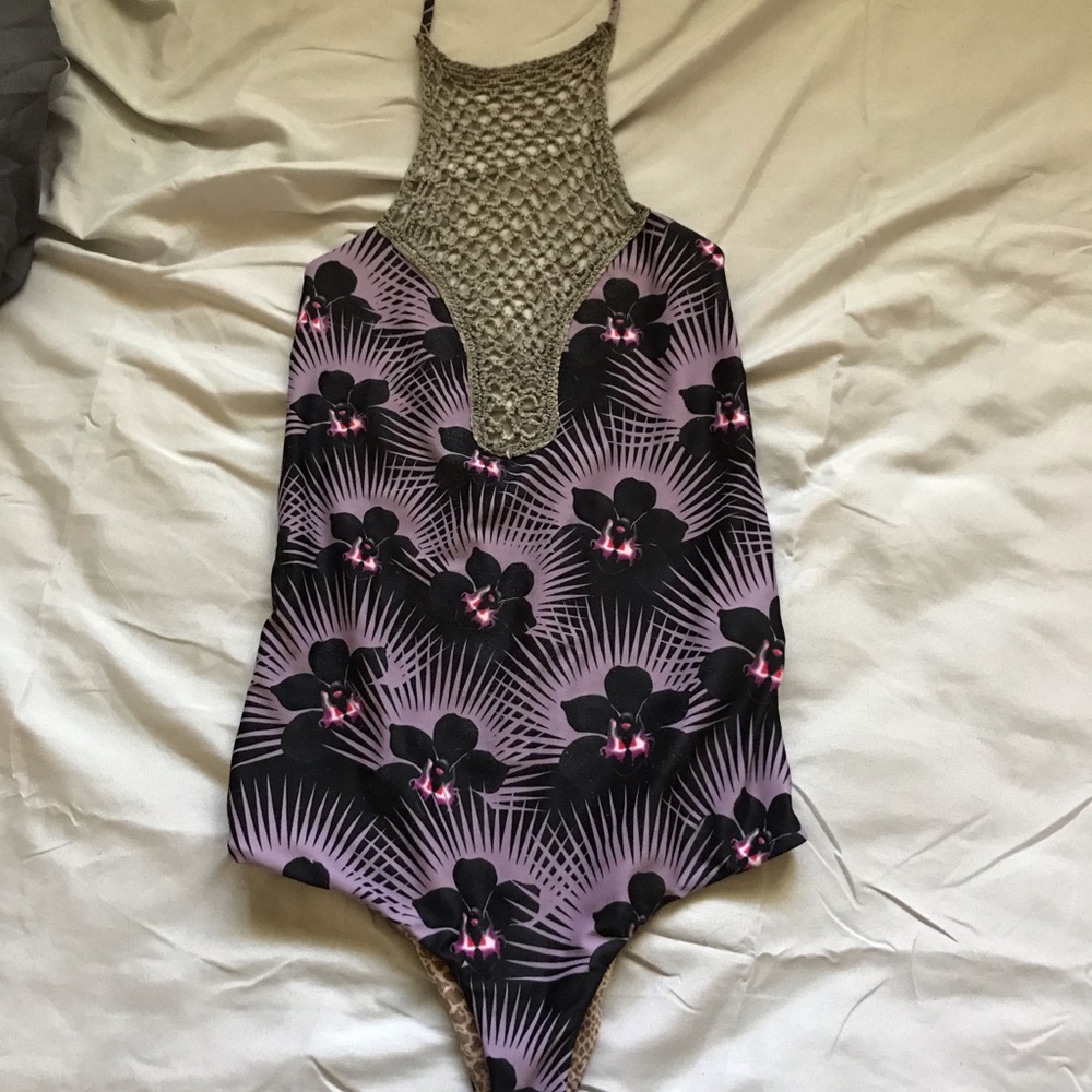 Acacia swim